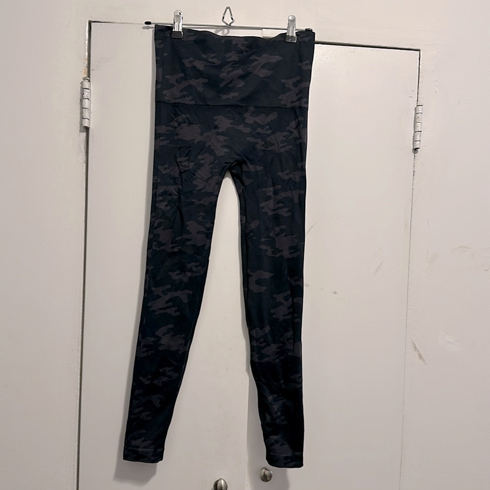 Spanx Look at Me Now black camo legging